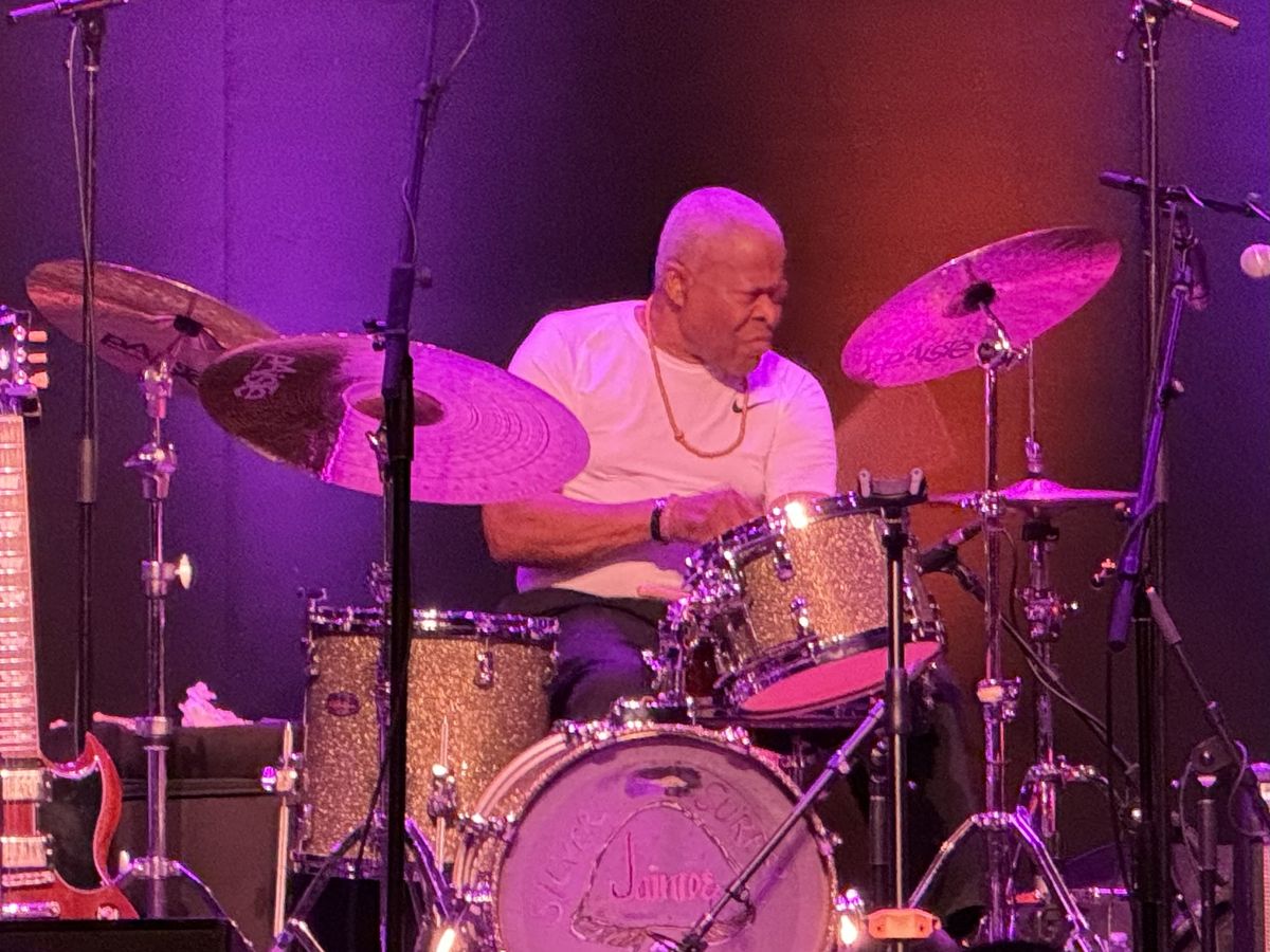 Jaimoe drumming